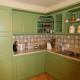 Prospetto di cucina con finitura in laccato verde