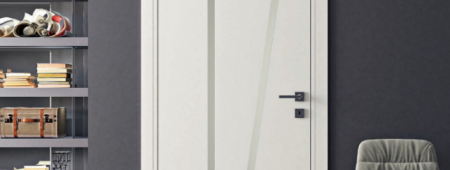Porta laccata con inserti a vetro